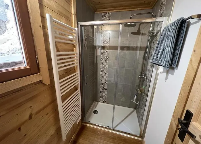 Spacieux Aux Angles Avec 4 Et Coin Detente - Fr-1-593-84 Chalet