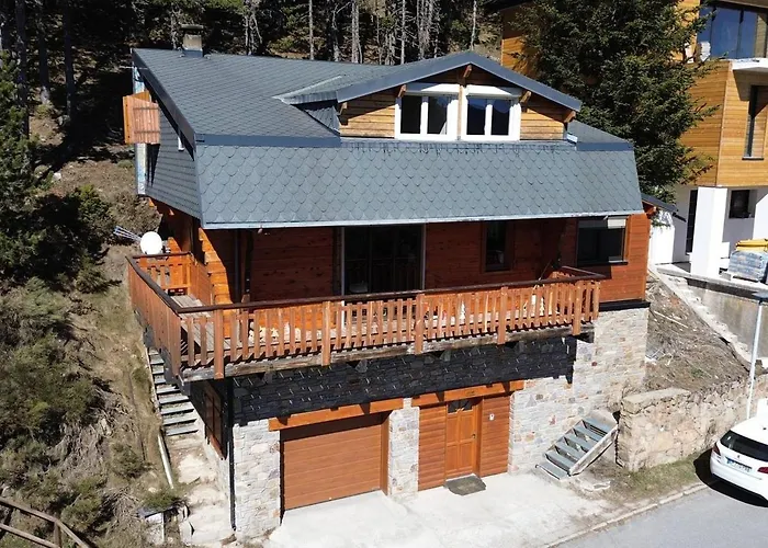 Chalet Spacieux Aux Angles Avec 4 Et Coin Detente - Fr-1-593-84 Les Angles (Pyrenees-Orientales)